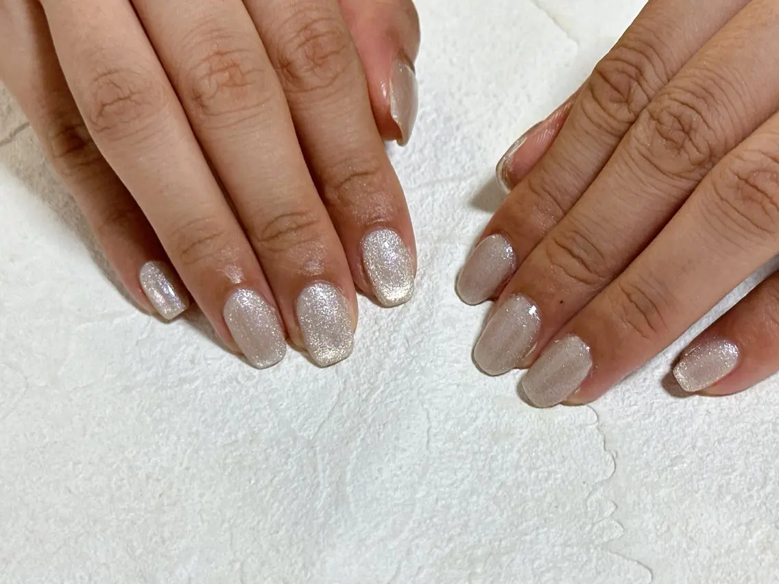 ネイル オーロラネイル フットネイル フレンチネイル ジェルネイル キラキラネイル ハンドネイル mogunail &blowのネイルデザイン