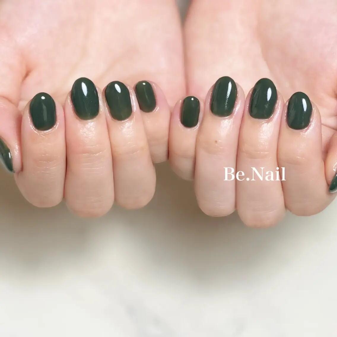 ネイル ジェルネイル グリーン ワンカラーネイル シンプルネイル 冬ネイル Be. Nailのネイルデザイン
