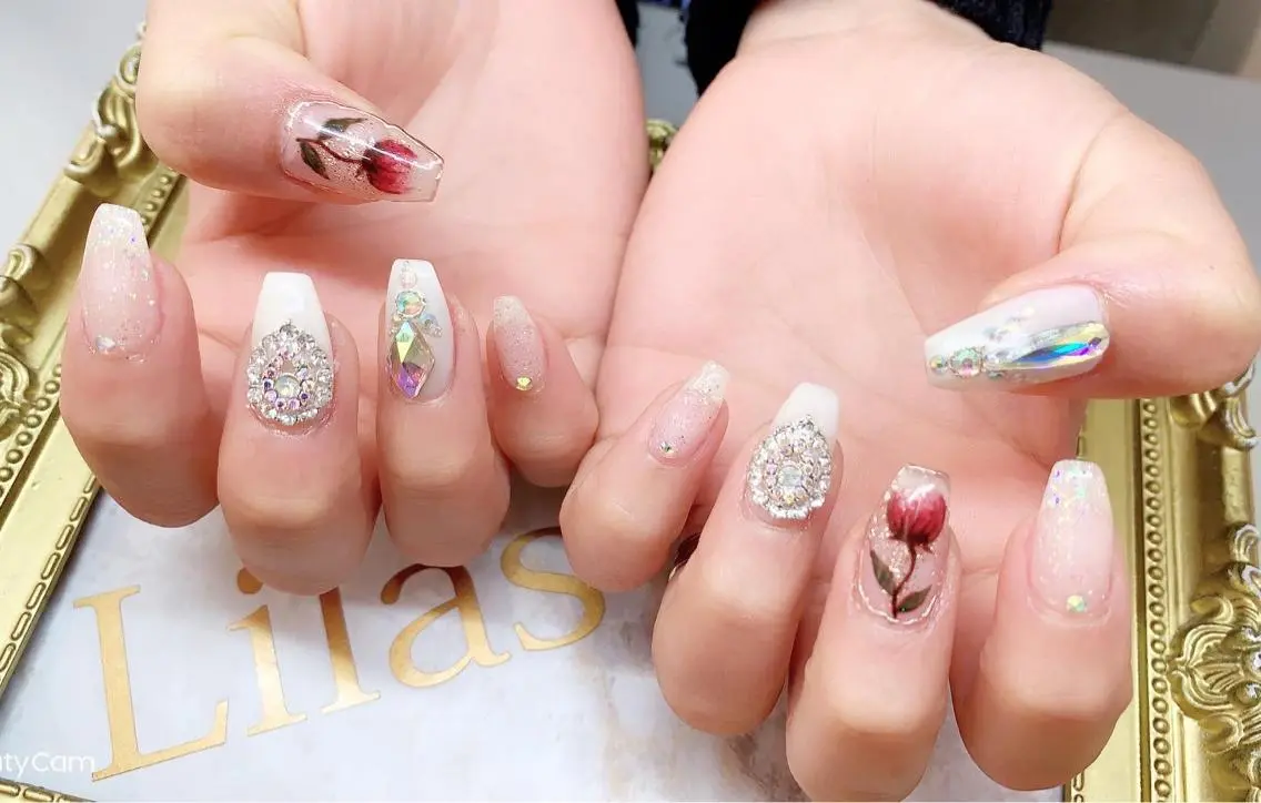ネイル ジェルネイル ハードジェル キラキラネイル ロングネイル ニュアンスネイル Lilas Nailのネイルデザイン
