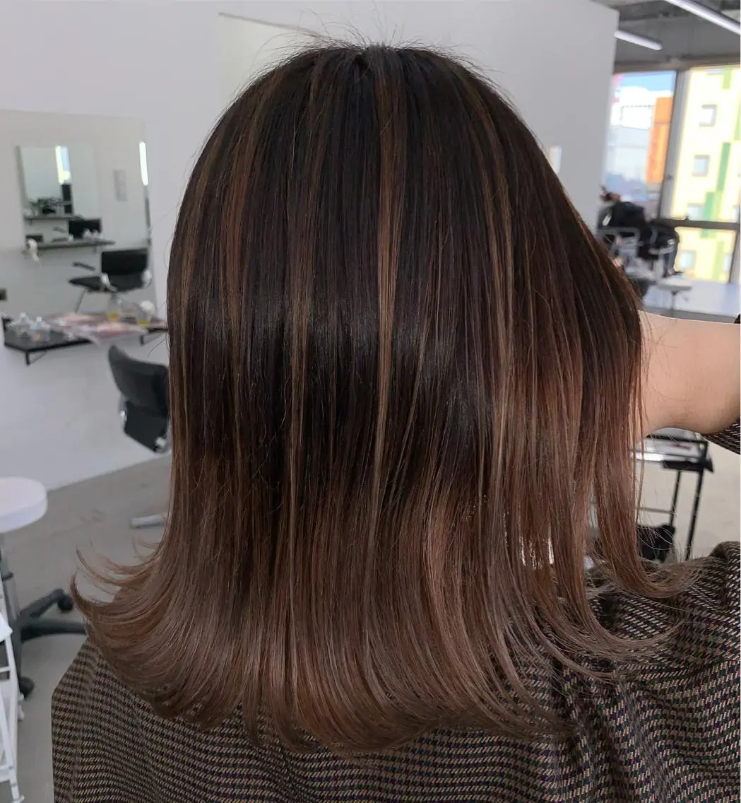 ミディアム レイヤーカット 山田 絵里菜のヘアスタイル