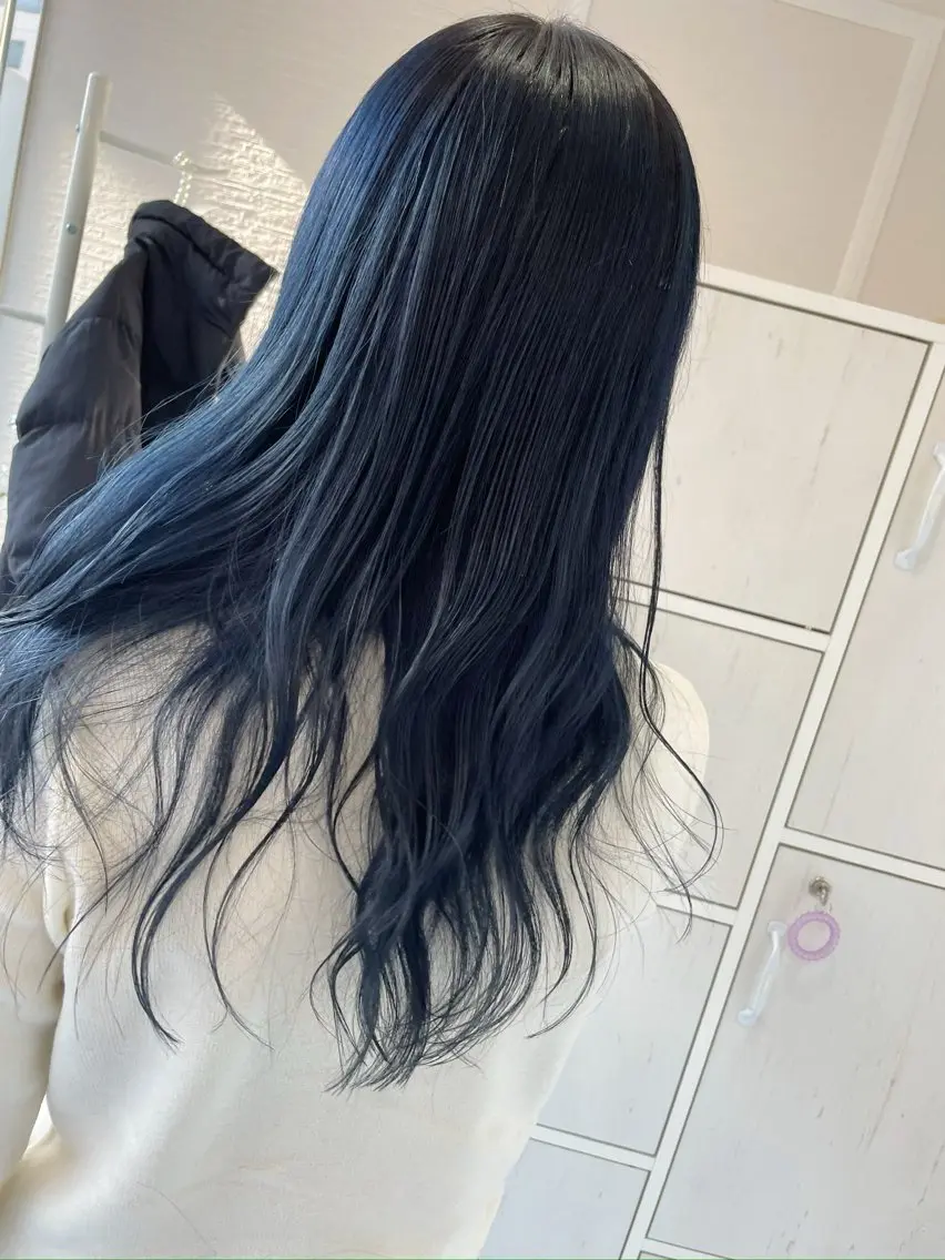 ロング カラー 黒髪 ブルーカラー ブルーブラック 韓国風ヘア Amour なぐらのヘアスタイル