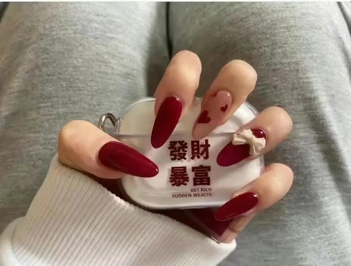 ネイル ハンドネイル Queens ciciのネイルデザイン