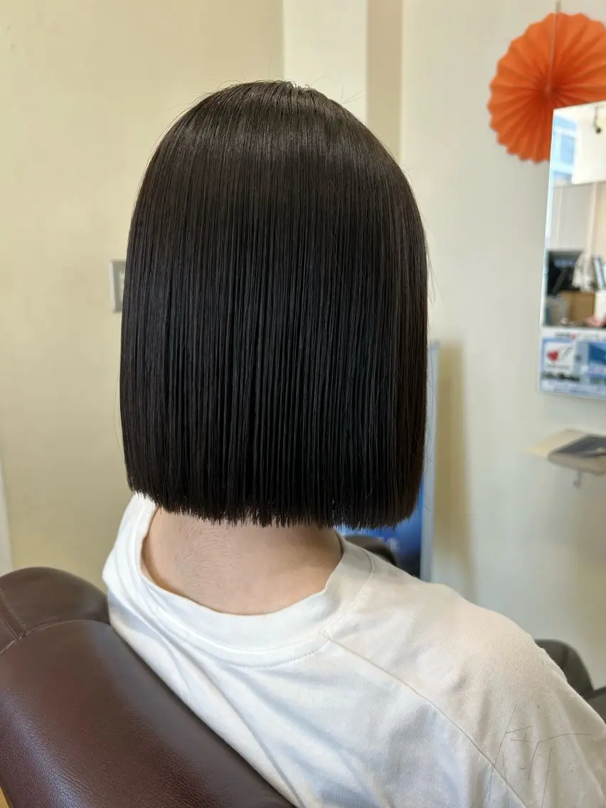 ミディアム カット 縮毛矯正 西山 菜己星のヘアスタイル