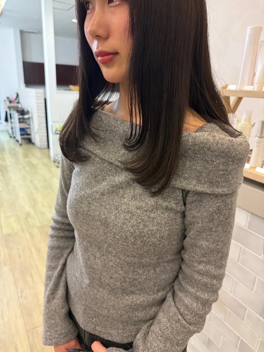 ロング 顔まわりレイヤー 顔周りカット レイヤーカット 高村 りなのヘアスタイル