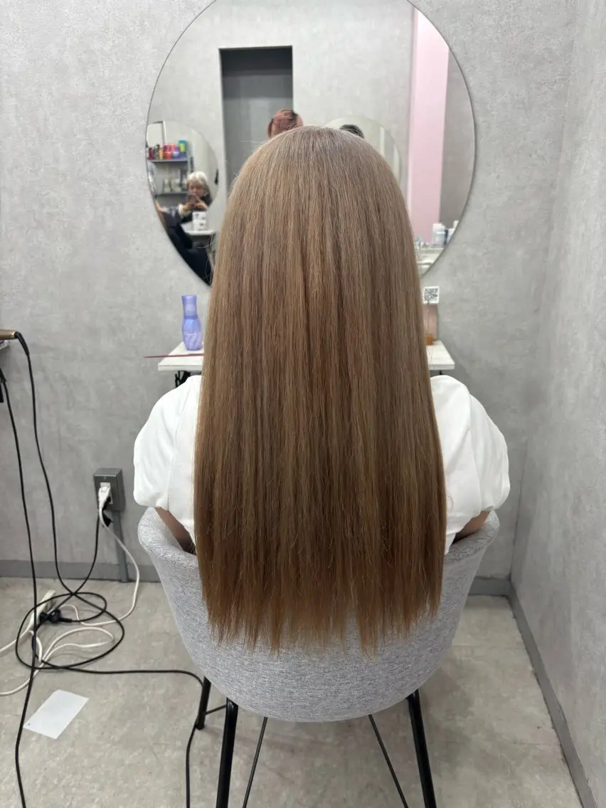 ロング カラー ブリーチ 倉澤 愛理のヘアスタイル