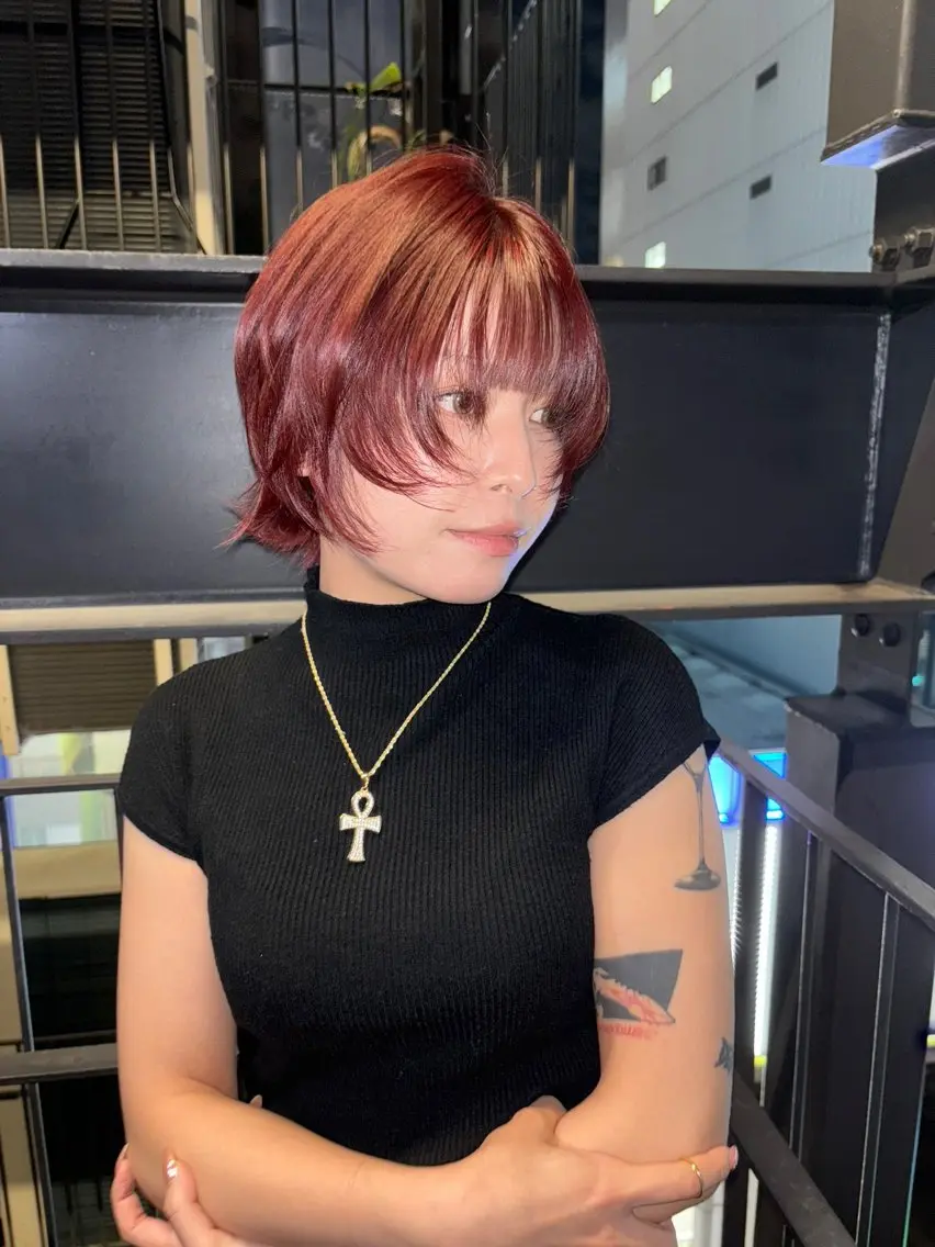 ショート カラー ブリーチ ブラウンカラー ウルフカット DAIKI ハイトーンカラーのヘアスタイル