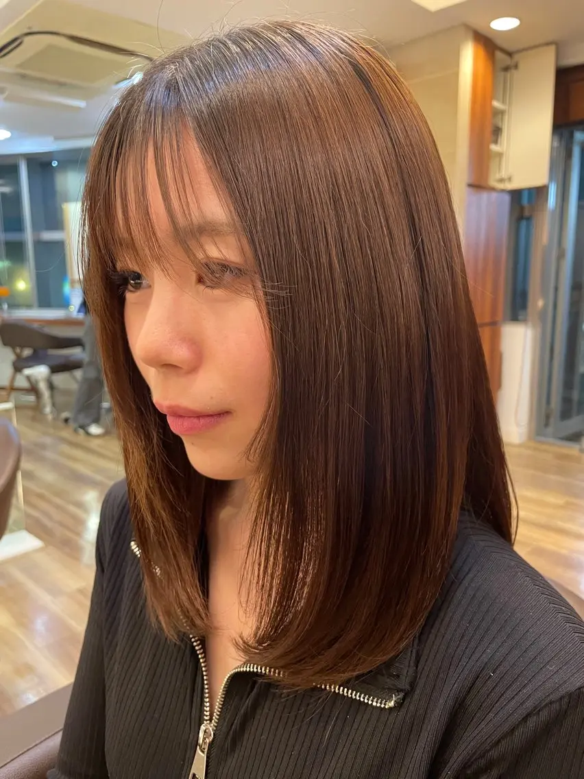 セミロング 縮毛矯正 HONOKA ブリーチ/艶カラーのヘアスタイル