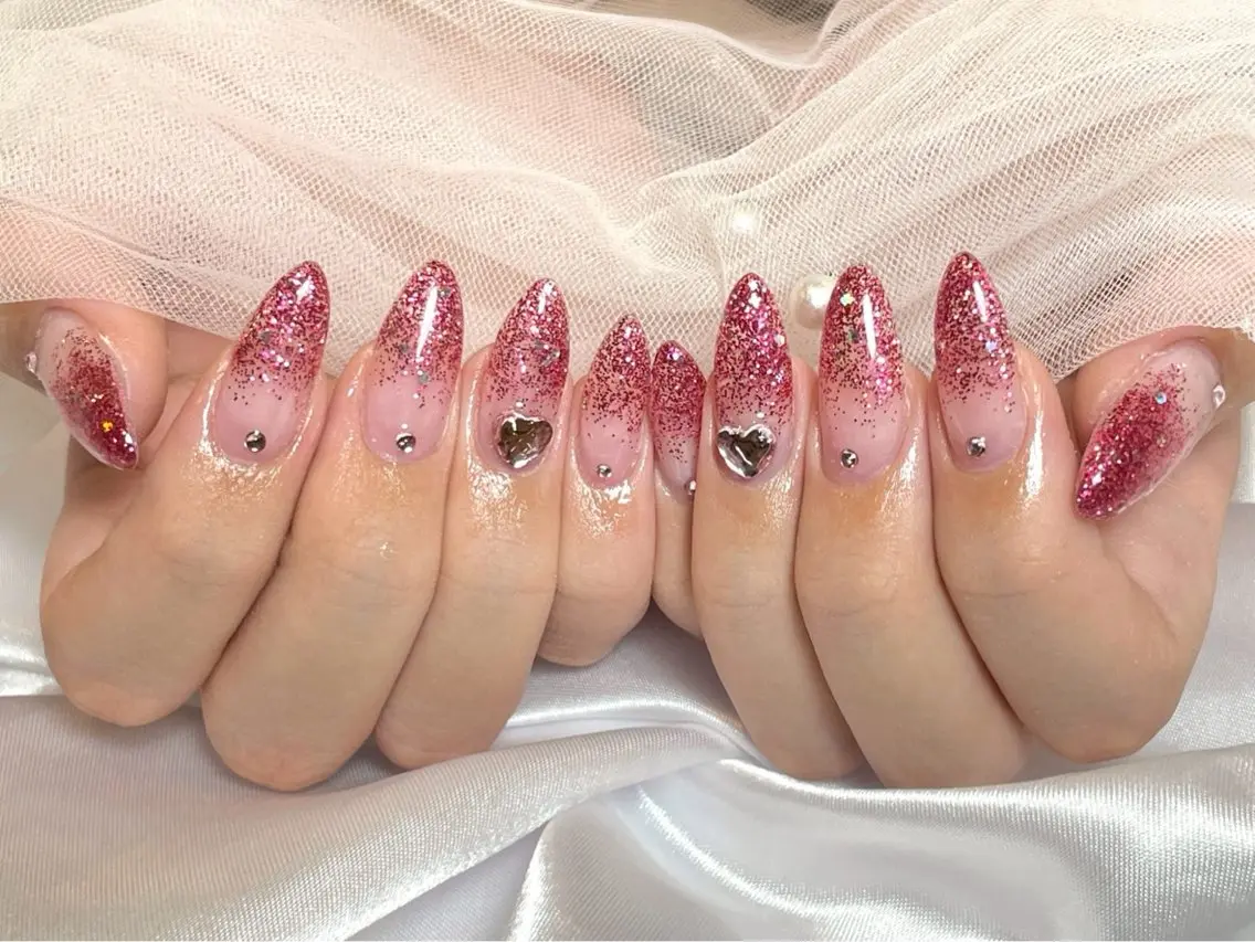 ネイル ラメ(グリッター) ラメグラデーション スカルプネイル ストーンネイル ハンドネイル kazane 💅🏿💋のネイルデザイン