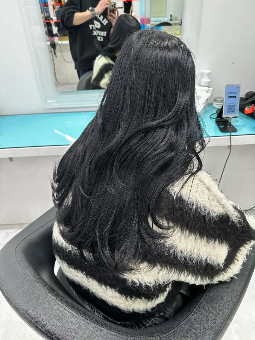 ロング カラー ヘアアレンジ カット ヘアカラー トリートメント ヘッドスパ ヘアセット 艶カラー/ハイトーン /レイヤーカットのヘアスタイル