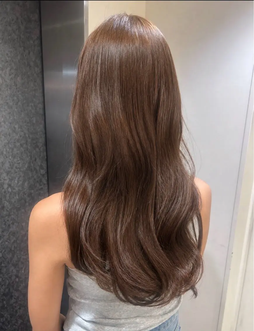 ロング ヘアカラー sia / eruのヘアスタイル