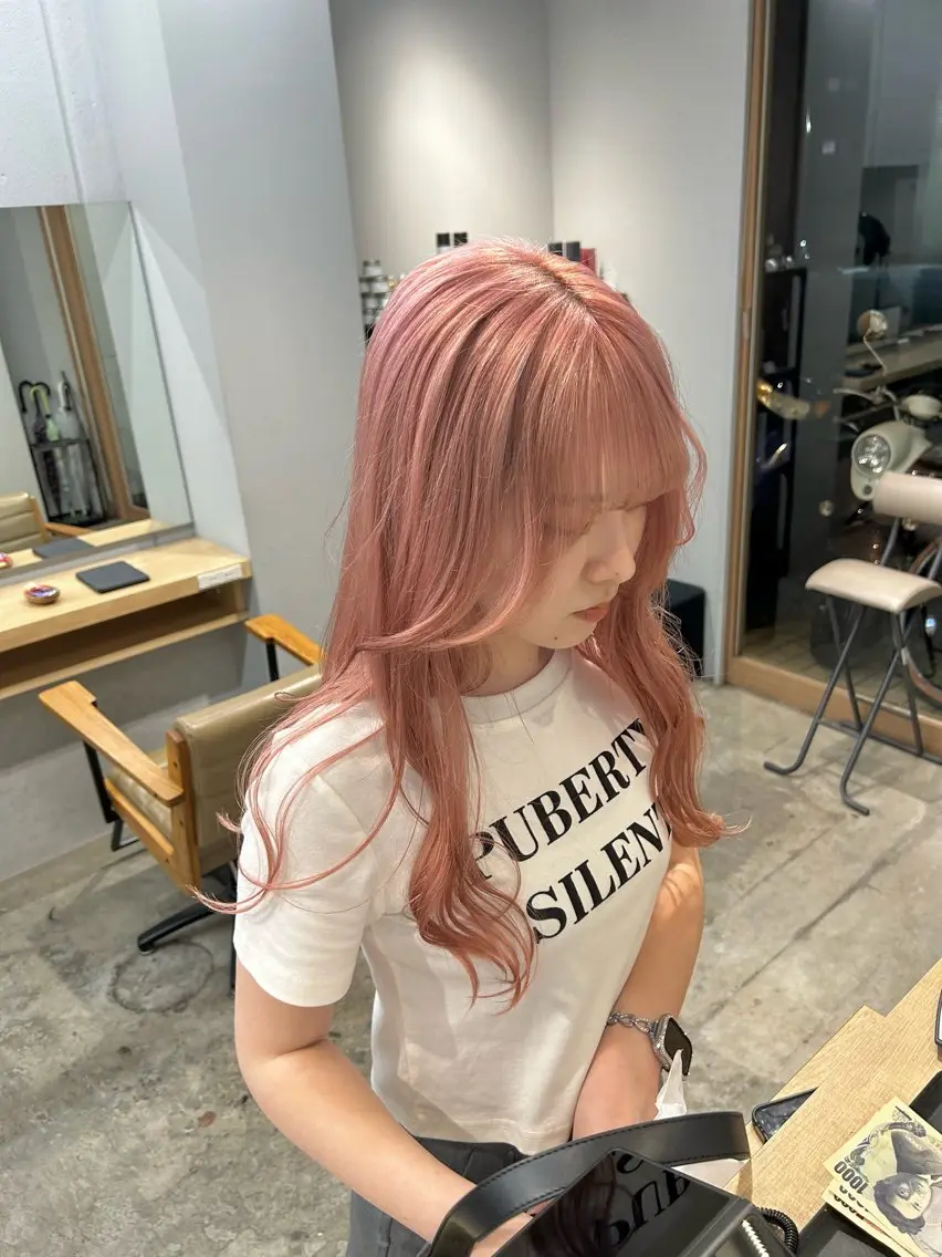 セミロング カット ヘアカラー SAEKI【ior 】北千住店ブリーチのヘアスタイル