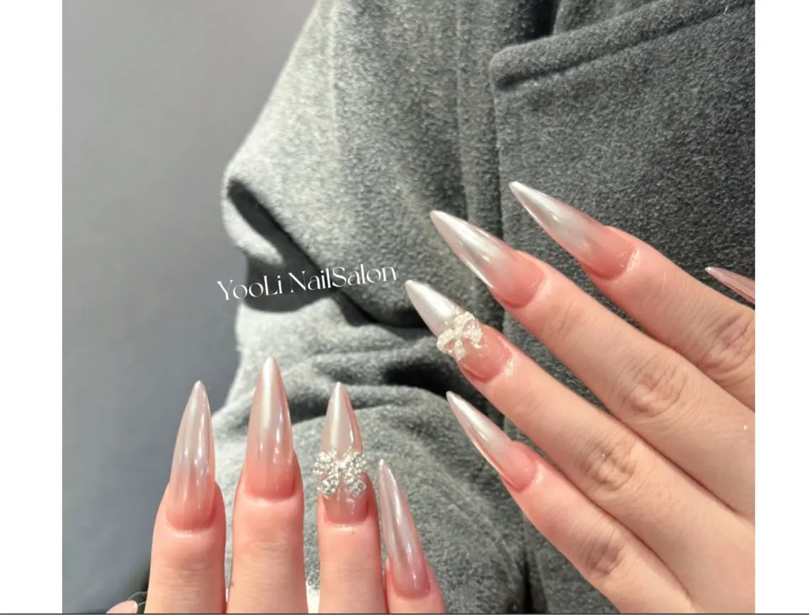 ネイル アートネイル オーロラネイル チークネイル フレンチネイル ガラスフレンチ 🎀🎀YooLi Nail Salonのネイルデザイン