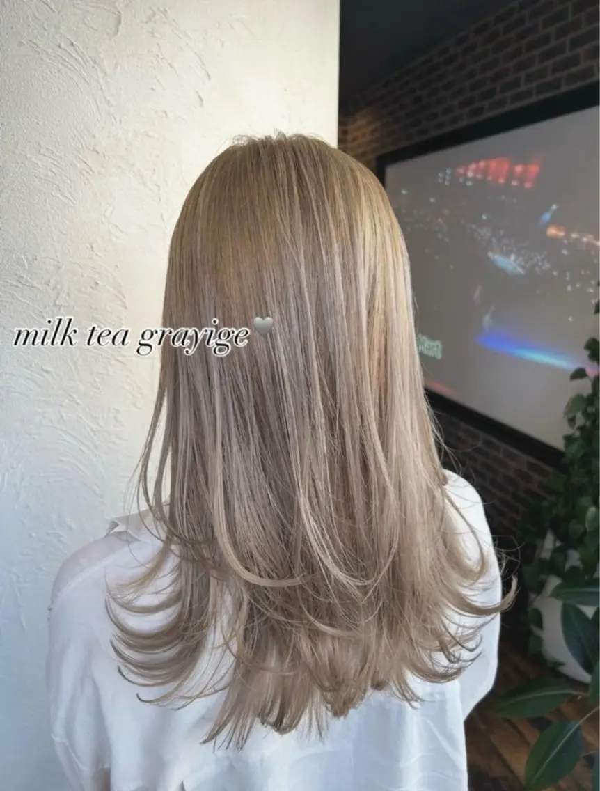 ミディアム カラー ヘアアレンジ ヘアカラー トリートメント 李奈🌼レイヤー/ 透明感カラーブリーチのヘアスタイル