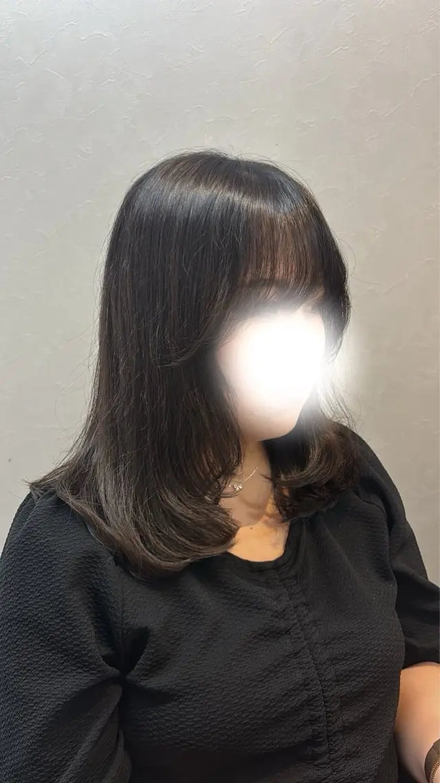 ミディアム 顔周りカット レイヤーカット ローレイヤー カット トリートメント レイヤー✂︎ぷつボブ 艶カラー🤍noaのヘアスタイル
