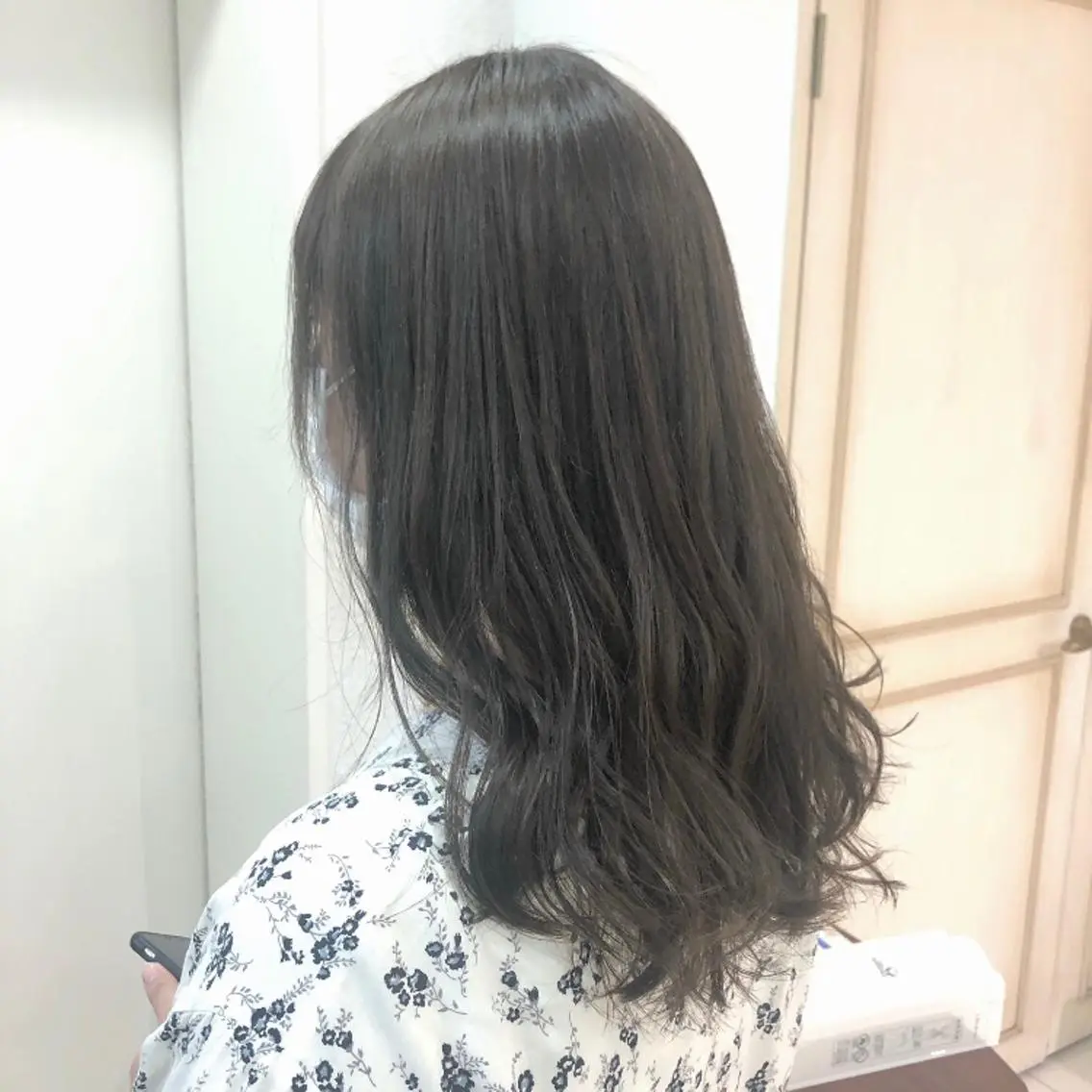セミロング カラー TRENCH　相澤 果歩のヘアスタイル
