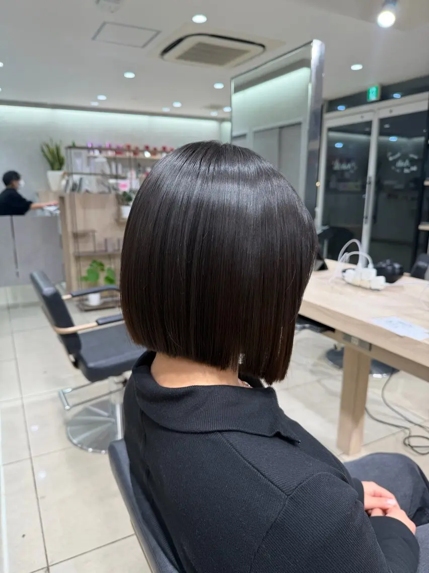 ミディアム パーマ ボブ 似合わせカット 縮毛矯正 カット 縮毛矯正 トリートメント 巖本 真希のヘアスタイル