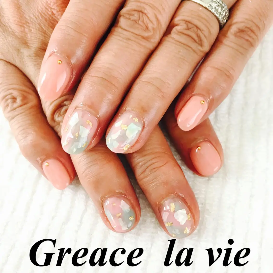 ショート カラー パーマ ヘアアレンジ キッズ ネイル マツエク・マツパ ナチュラル Greace  la vieのネイルデザイン