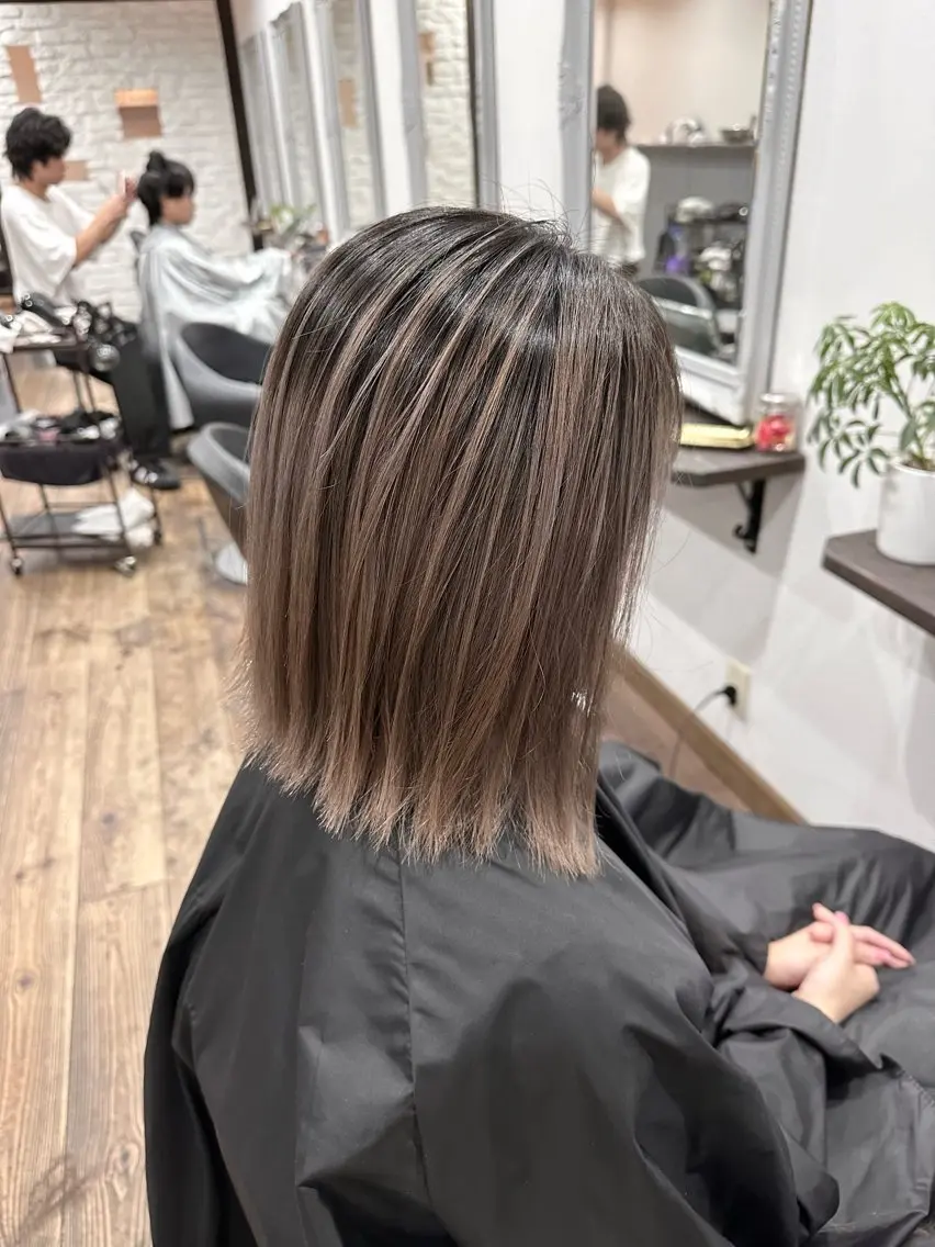 ミディアム レイヤーカット カット ヘアカラー トリートメント バレイヤージュ 隅中秀弥のヘアスタイル