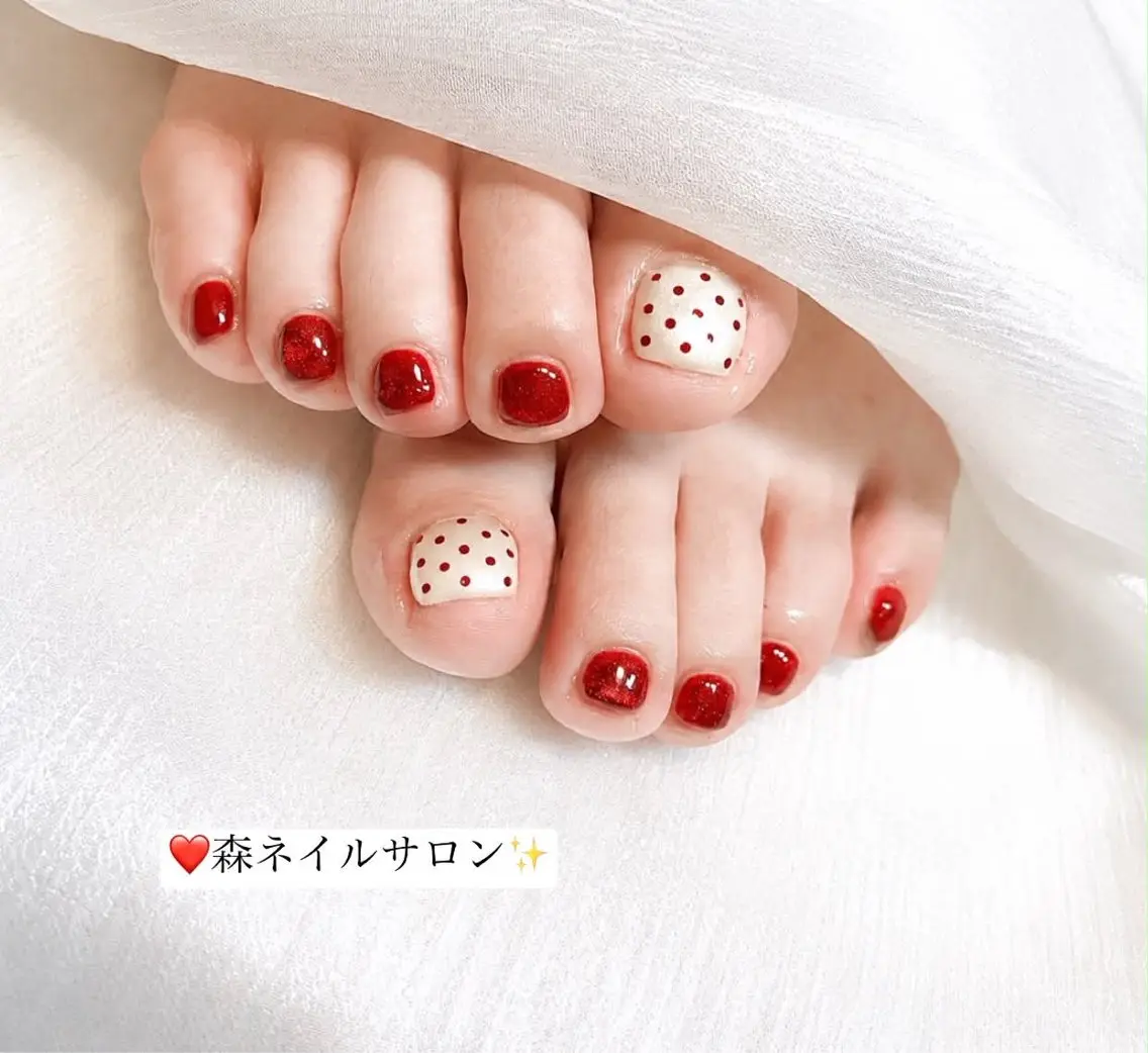 ネイル フットネイル 森 ネイル サロンのネイルデザイン