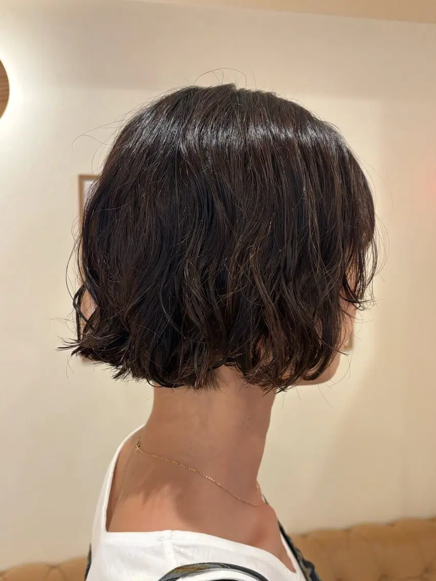 ミディアム パーマ ミディアムパーマ ボブ カット パーマ シンバヒナノ/パーマ レイヤー/髪質改善のヘアスタイル