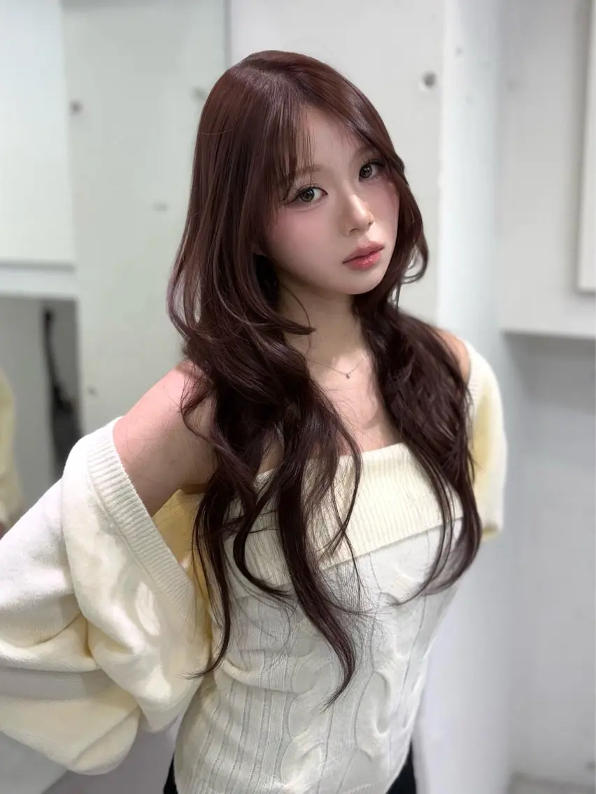 ロング ワンホンヘア 🤍𝑀𝐼𝐻𝑂のヘアスタイル