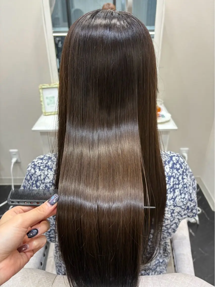 ロング カラー ナガラ エイジのヘアスタイル