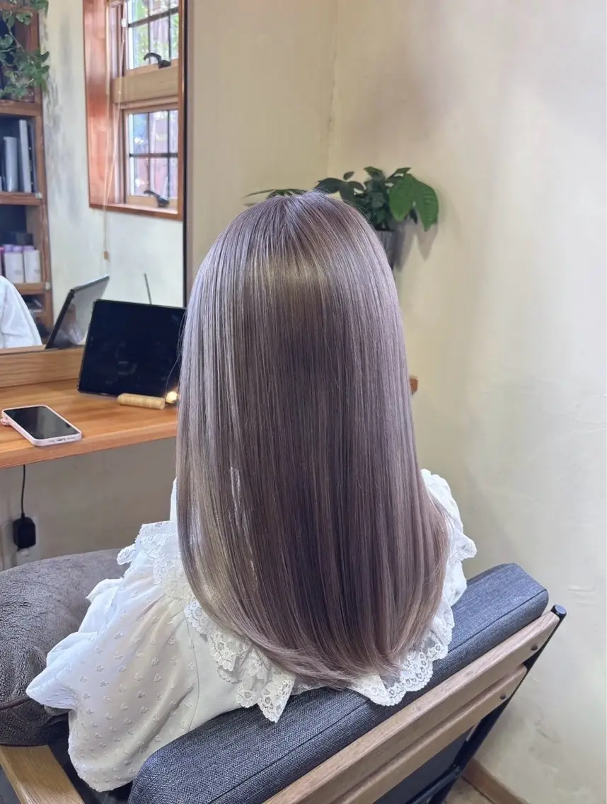 セミロング カラー ベージュカラー ブリーチ ホワイトベージュ トリートメント 藤井 美陽のヘアスタイル