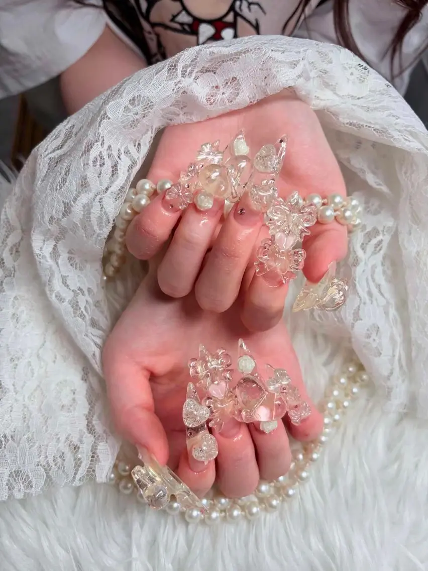 ネイル チークネイル フレンチネイル キラキラネイル 韓国ネイル マグネットネイル ハンドネイル yuuna hbabynailのネイルデザイン