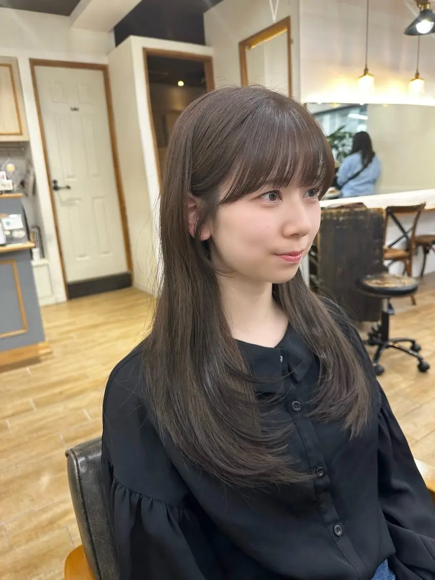ロング カラー パーマ ヘアアレンジ メンズ キッズ カット ヘアカラー レイヤーカット／ 巻ける縮毛矯正のヘアスタイル