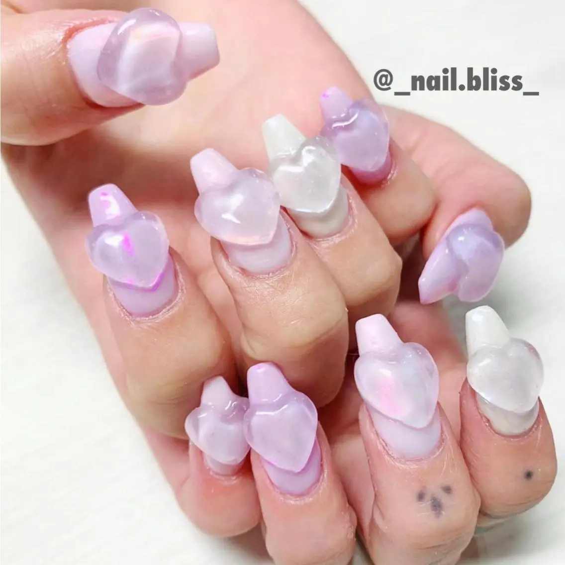 ネイル オーロラネイル ハート ハンドネイル NAIL BLISSのネイルデザイン
