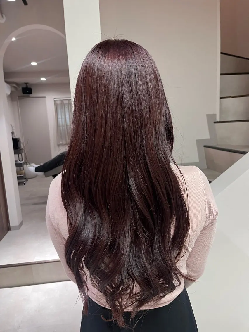 ロング カラー ブリーチ ピンクカラー ヘアカラー 友 美海のヘアスタイル