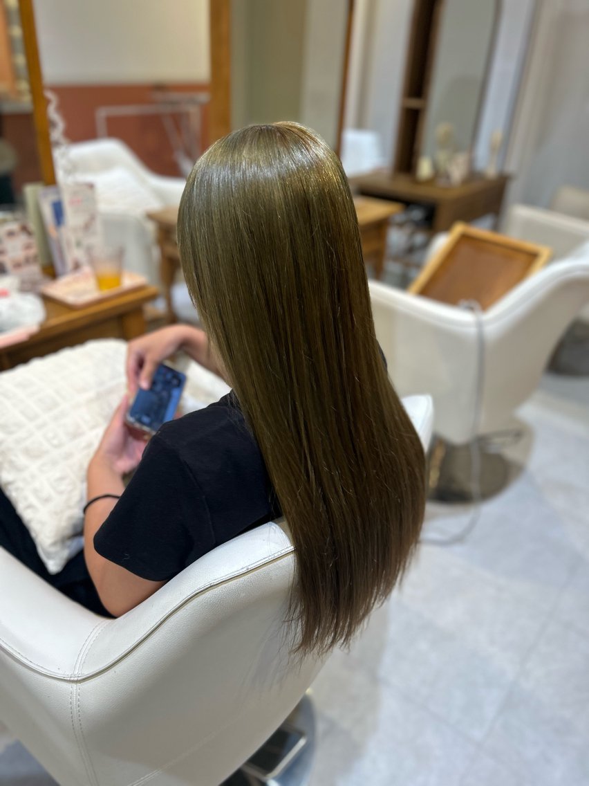 ロング カラー 中山 知優のヘアスタイル