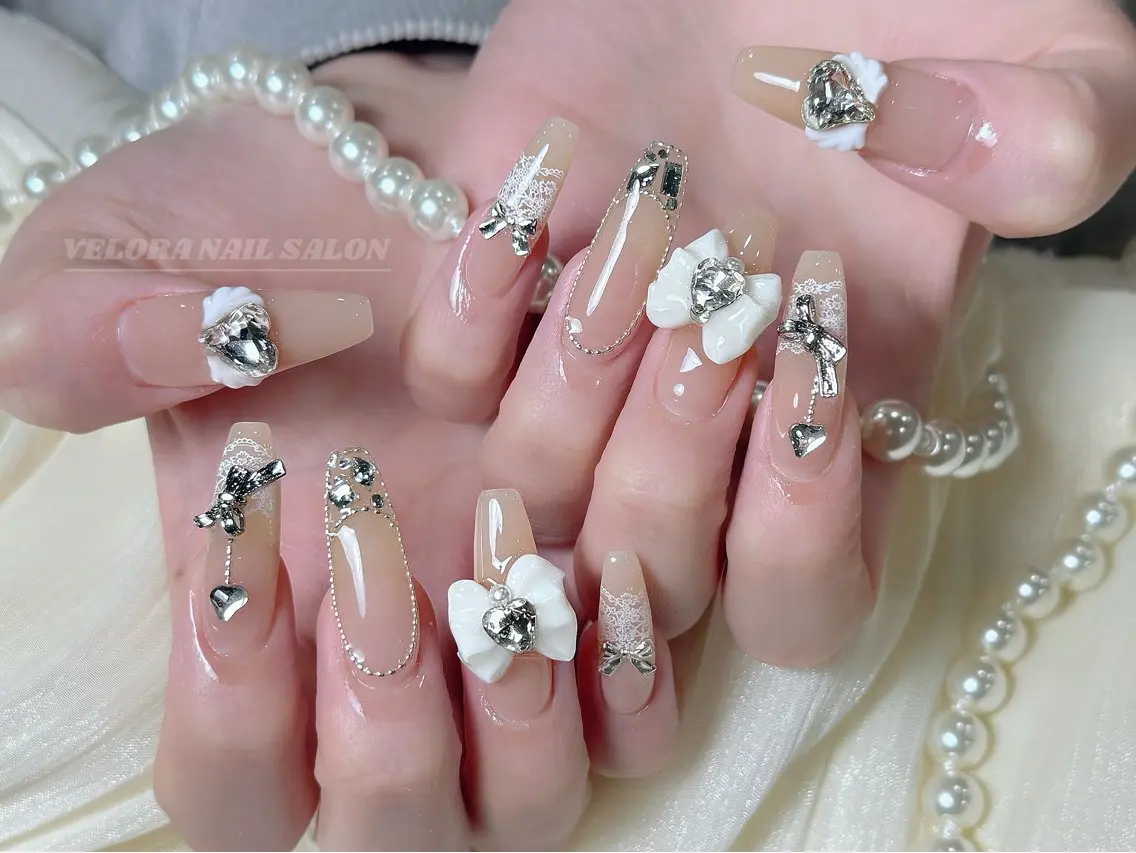 ネイル 長さ出し フレンチネイル ジェルネイル キラキラネイル 韓国ネイル ハンドネイル RINA NAILのネイルデザイン