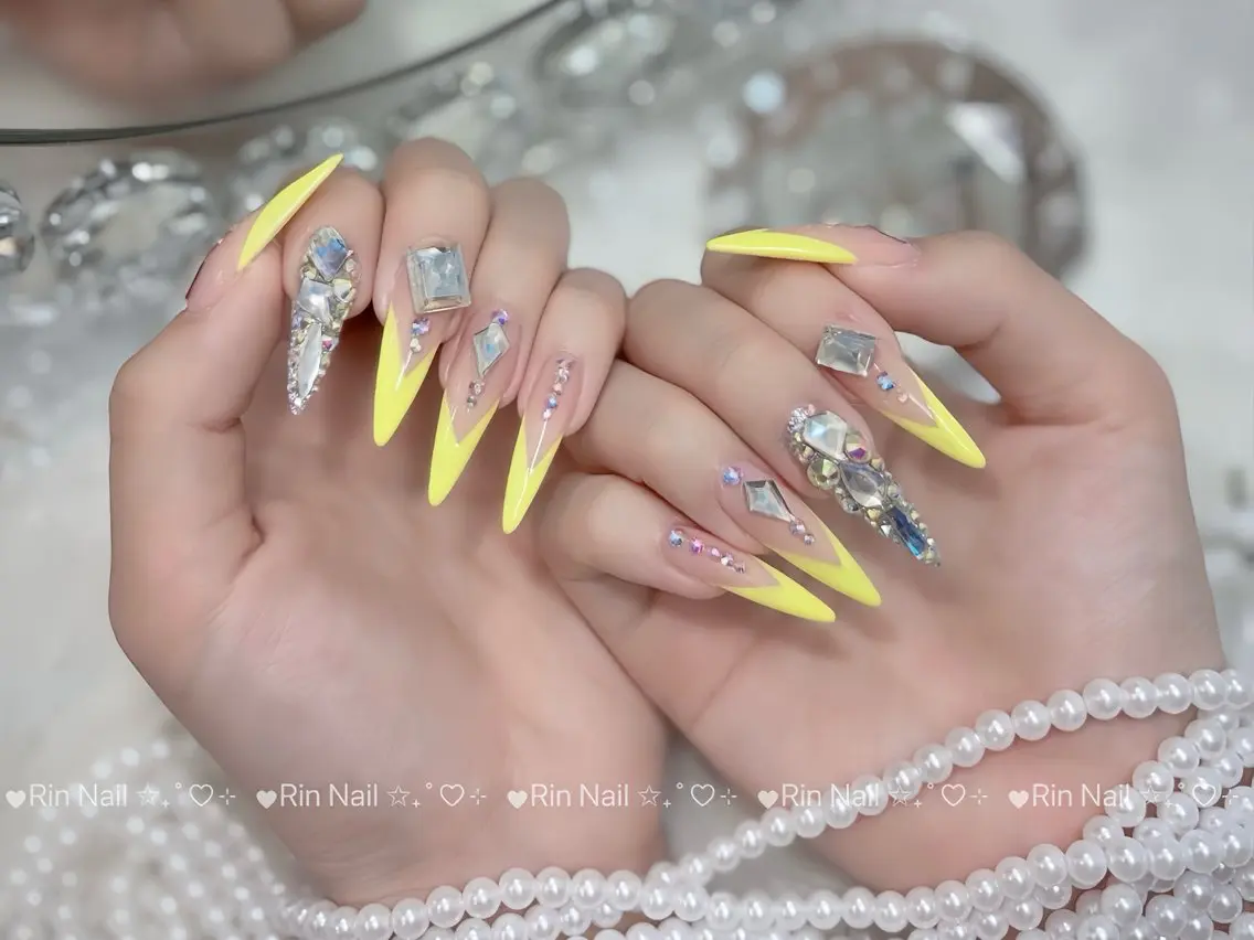 ネイル オーロラネイル チークネイル 桜ネイル クリアネイル ドット ハンドネイル Rin Nail Shinokuboのネイルデザイン