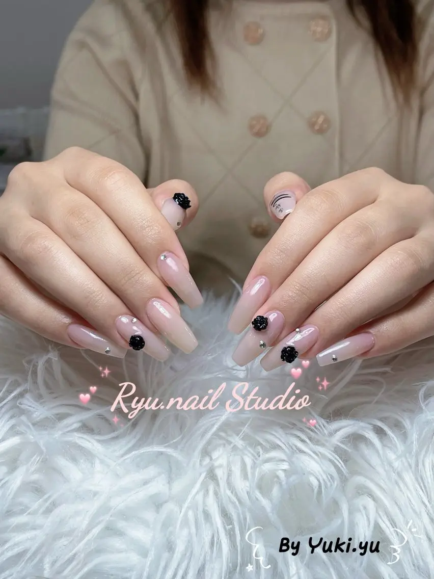 ネイル アートネイル フラワーネイル フレンチネイル ジェルネイル グラデーション ハンドネイル Ryu Nail NekoChanのネイルデザイン