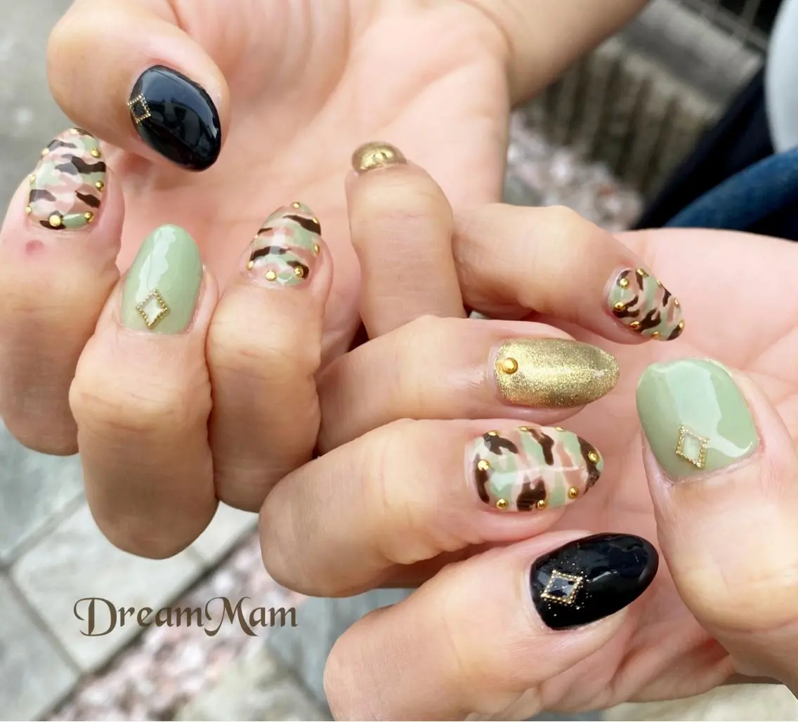 ネイル フレンチネイル ジェルネイル ガラスフレンチ グリーン マグネットネイル Nail Salon Dream Mamのネイルデザイン