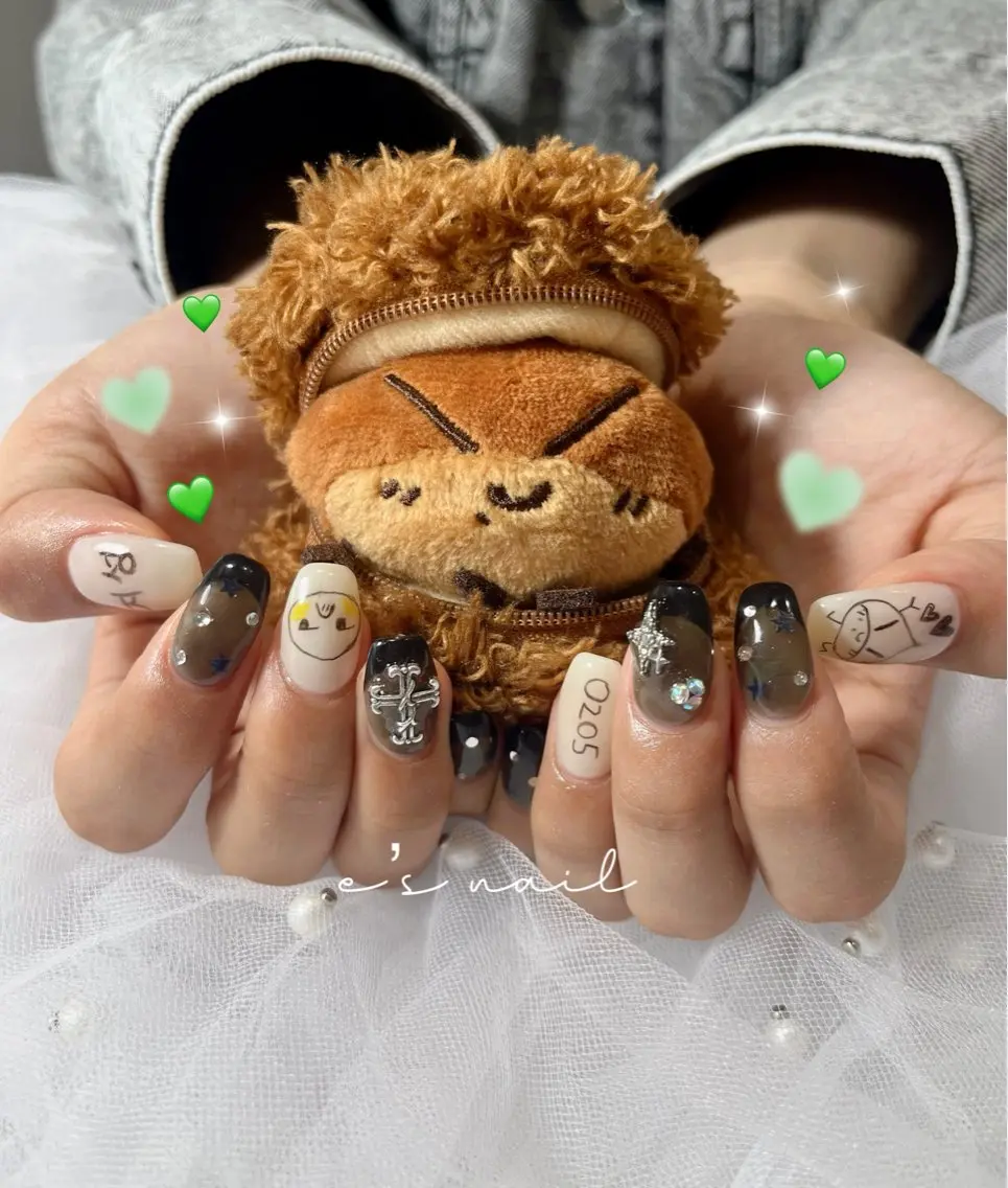 ネイル ハンドネイル ハンドケア e’s nail Lumièreのネイルデザイン