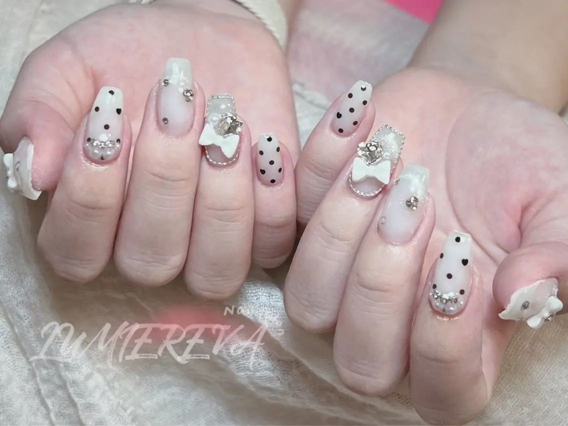 ネイル フラワーネイル フレンチネイル キラキラネイル 韓国ネイル マグネットネイル ハンドネイル Lumiereva nail salonのネイルデザイン