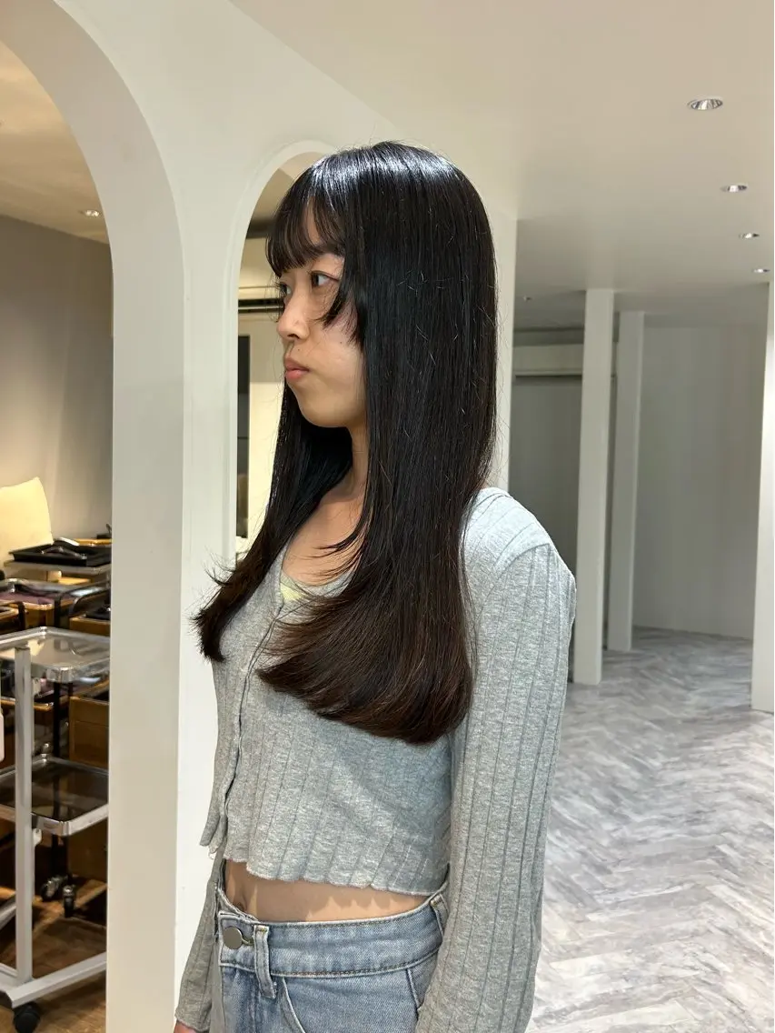 セミロング カット トリートメント lomalia moekaのヘアスタイル