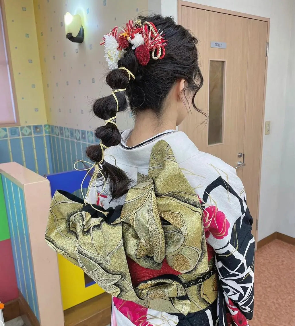ロング ヘアアレンジ 成人式 yui .のヘアスタイル