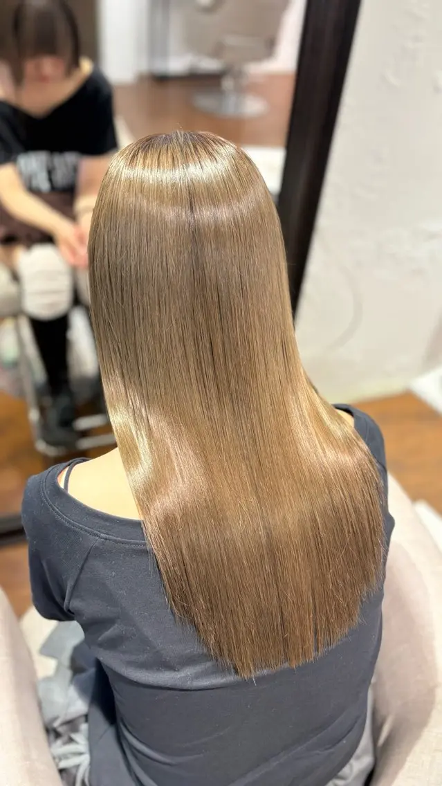 ロング トリートメント 岡本 愛梨のヘアスタイル