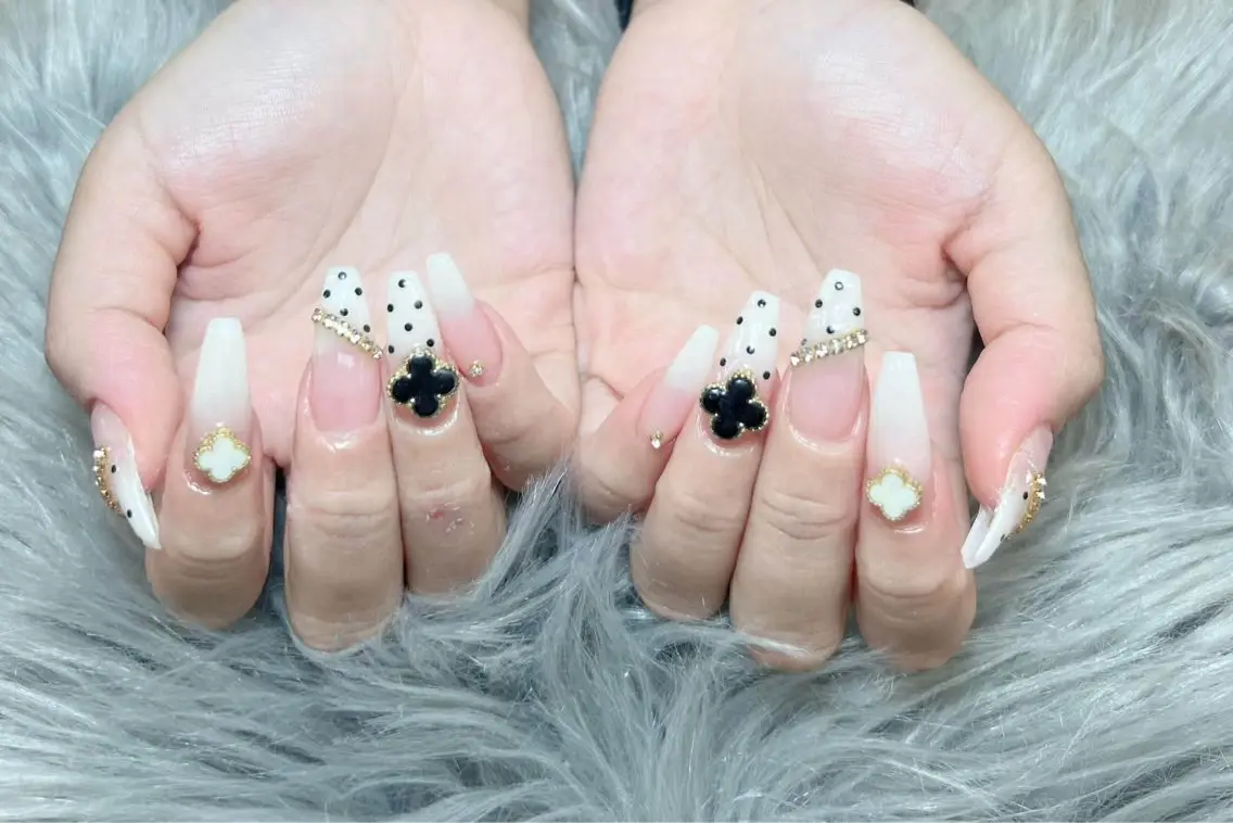 ネイル ハンドネイル ANH NAIL ゴテゴテ専門店💎のネイルデザイン