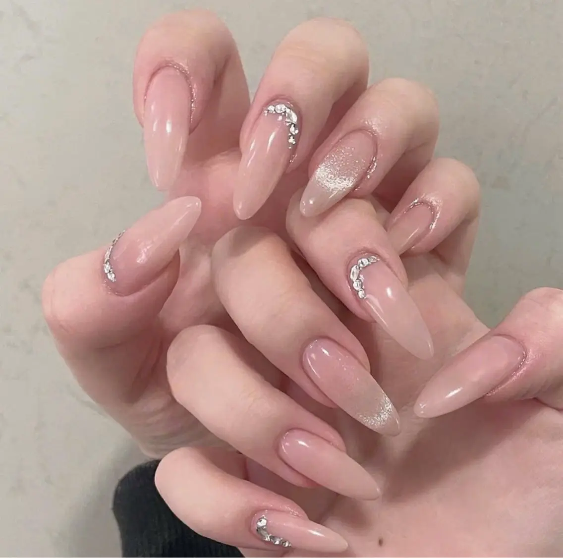 ネイル ハンドネイル moon nailsのネイルデザイン