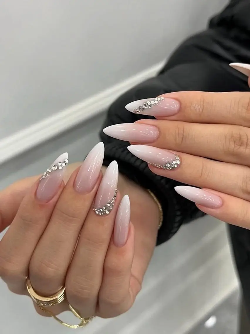 ネイル ハンドネイル HAPPI NAIL CALINのネイルデザイン
