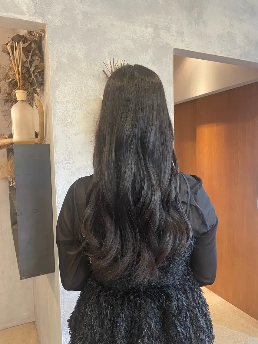 ロング カラー オリーブカラー 宮本 優稀奈のヘアスタイル