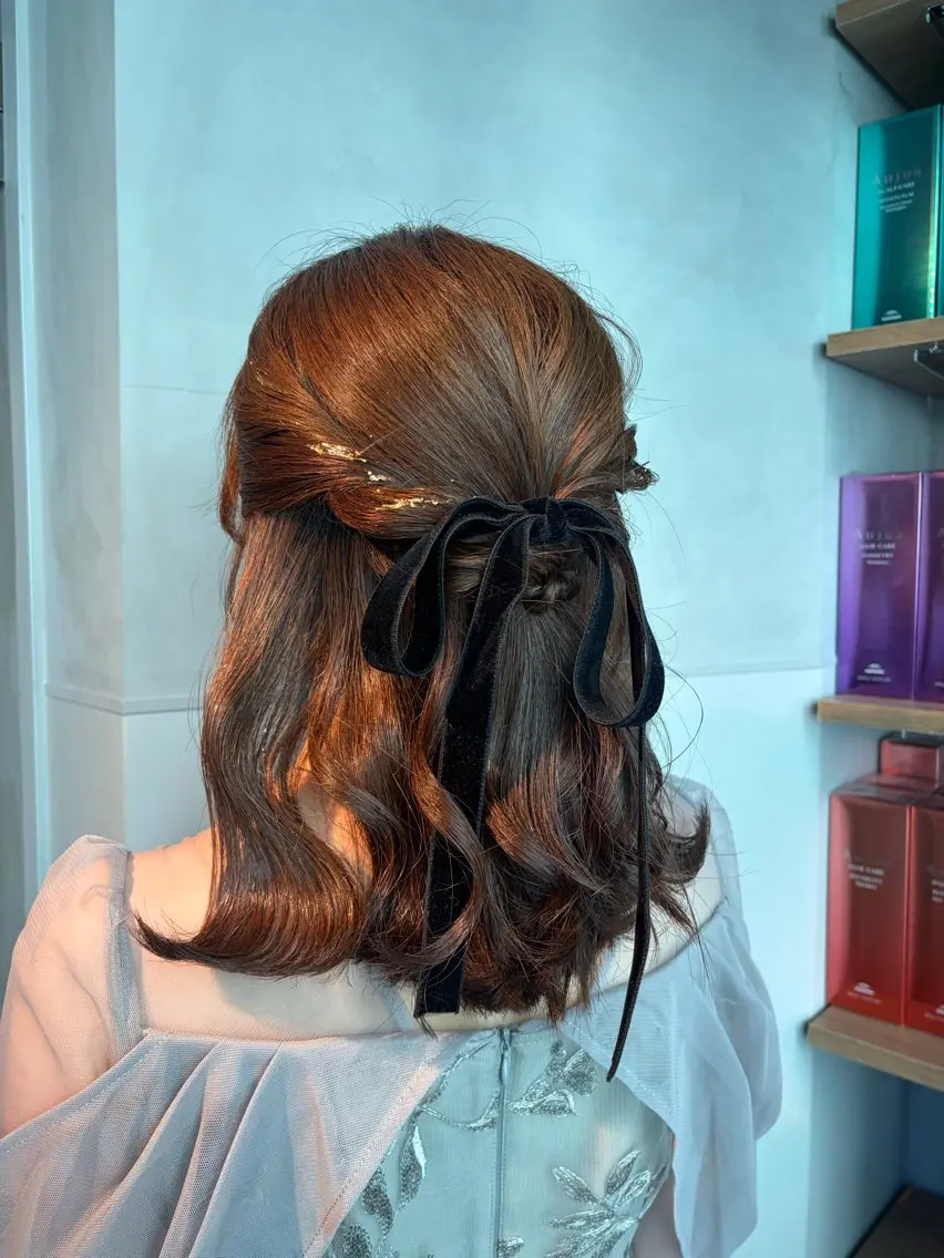 ミディアム ヘアアレンジ ハーフアップ ブリーチ✨/似合わせ カラー🎀/Yuzuのヘアスタイル