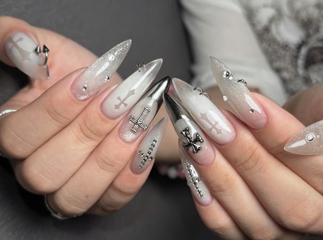 ネイル フレンチネイル ジェルネイル ハロウィン 韓国ネイル マグネットネイル ハンドネイル Sakura h.babynailのネイルデザイン