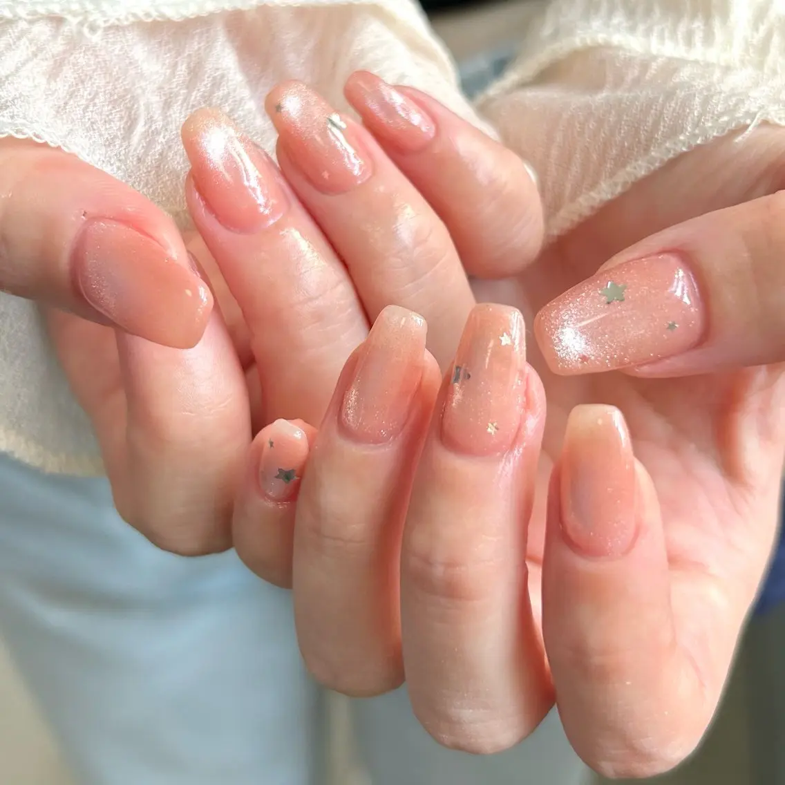 ネイル ホログラムネイル マグネットネイル ピンク shine'an fuka🌿🫧のネイルデザイン