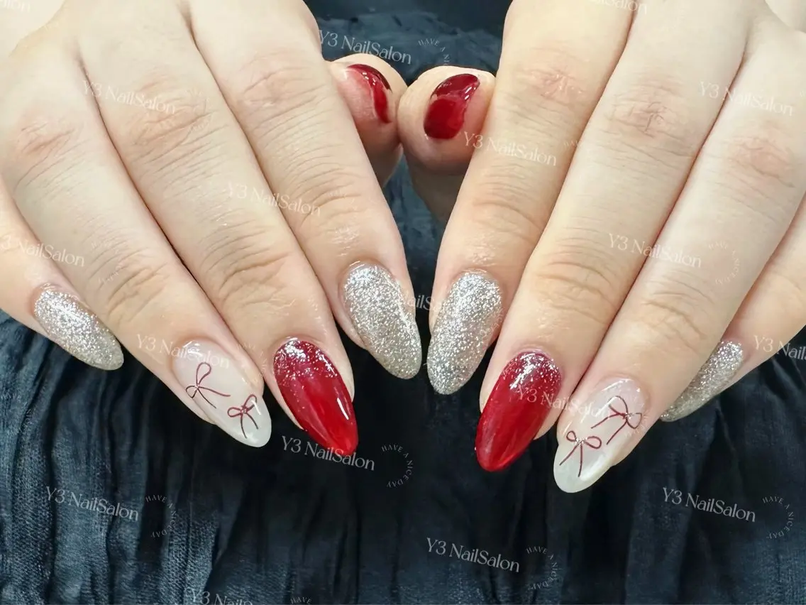 ネイル アートネイル ボルドー キラキラネイル ラメ(グリッター) オフィスネイル ハンドネイル Y3 NailSalonのネイルデザイン