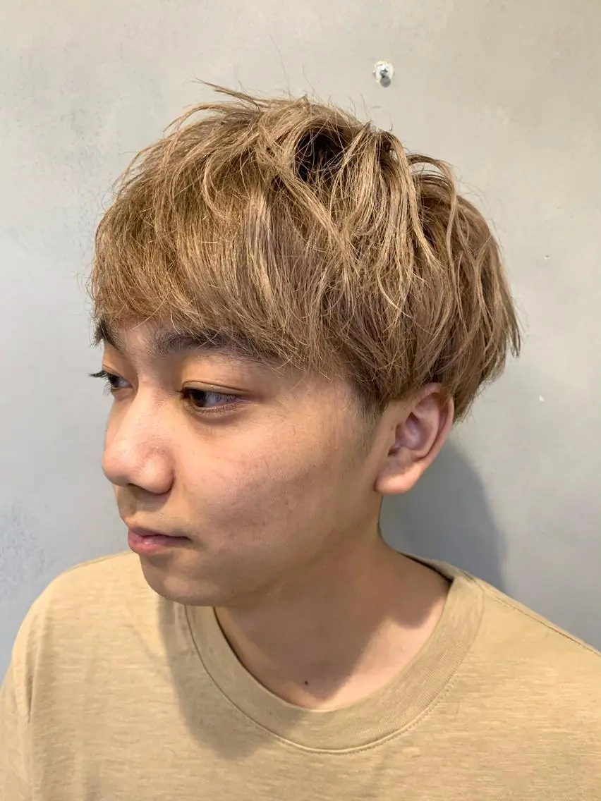 【男】のダブルカラー‼️ブリーチ＋オンカラー10,000円の写真